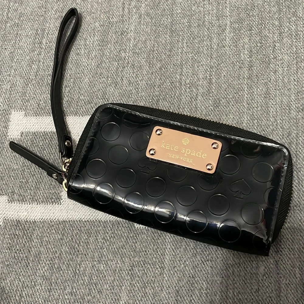 💙💖 Kate Spade Black Patent Leather‎ Wristlet
